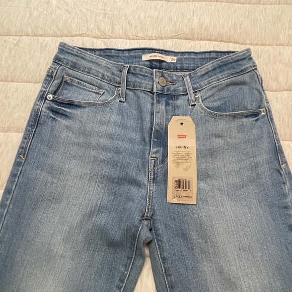 New W/tags Women’s Mid Rise Skinny Levi’s 29x32 - Picture 4 of 12